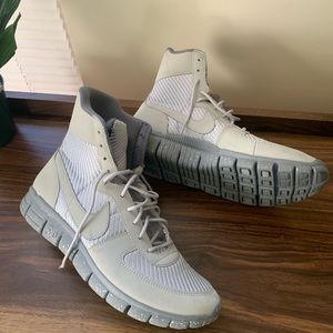 Nike 5.0 Free Hi Top Sneakers